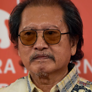 Ronnie Lazaro