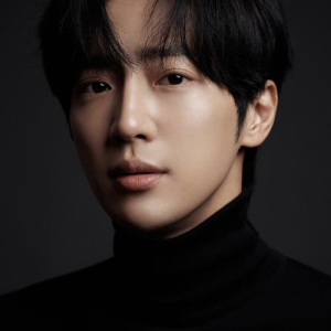 Lee Sang-yeob