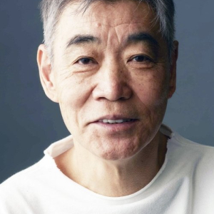 Akira Emoto